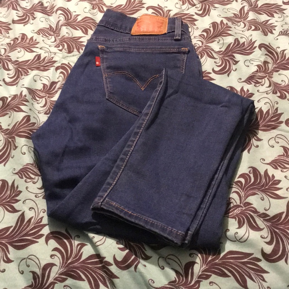 Levi’s - Picture 2 of 3